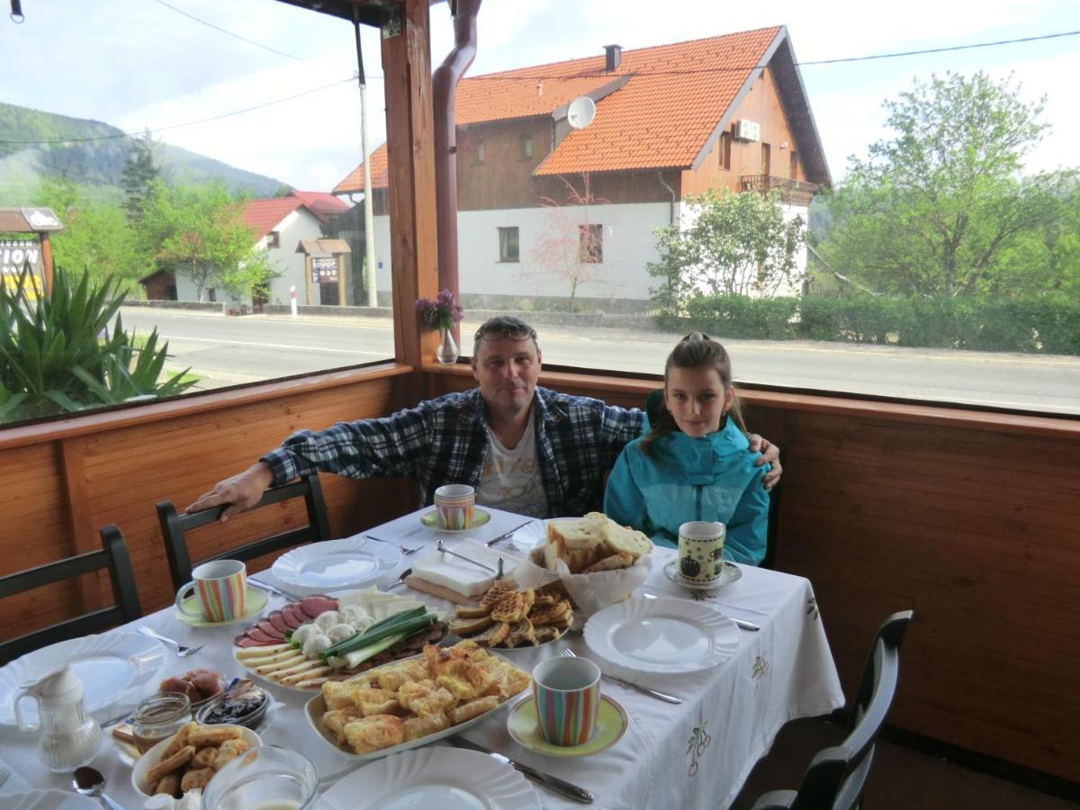 ホテル Ethno House Izvor Vrelo Koreničko エクステリア 写真