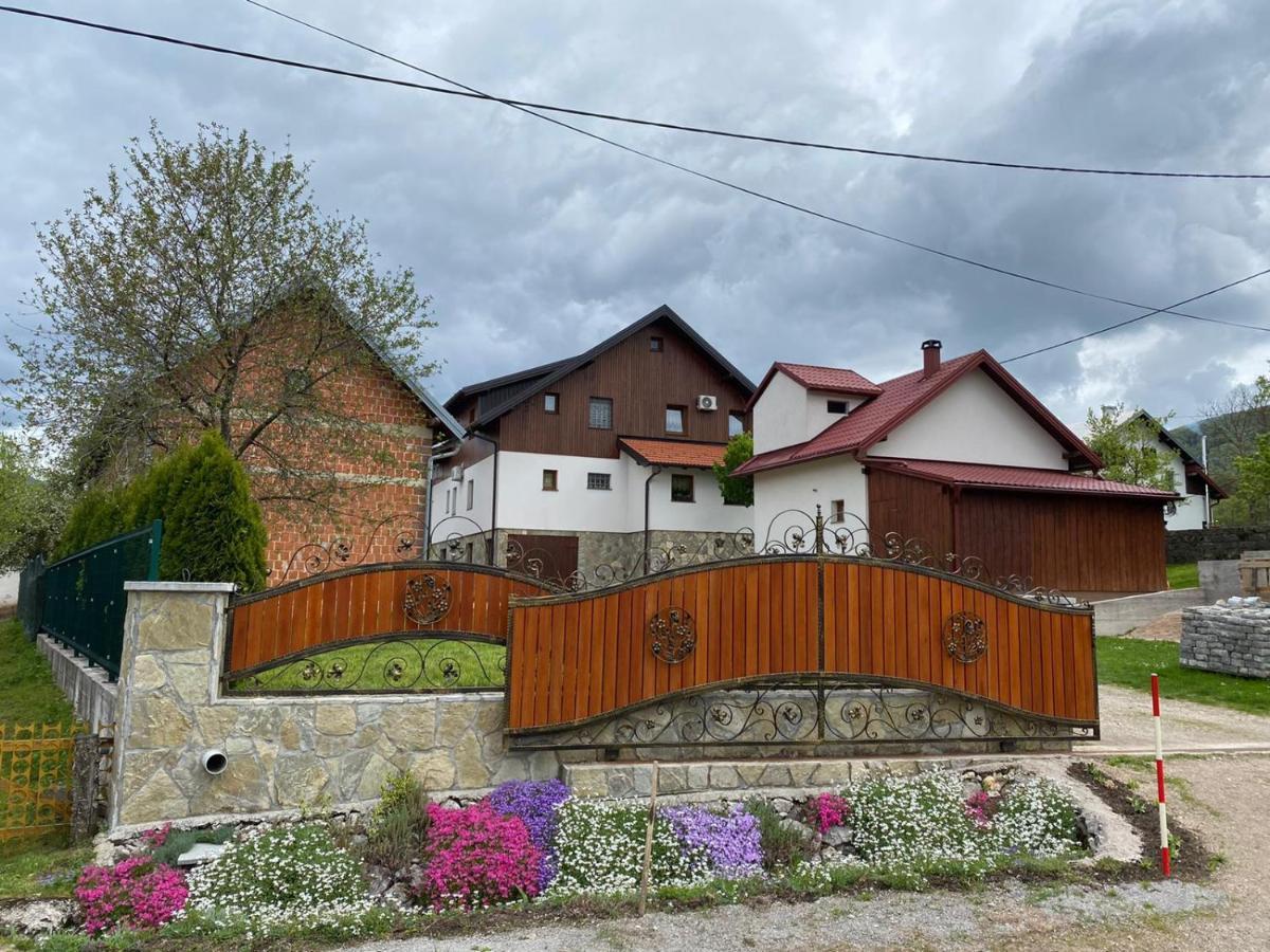 ホテル Ethno House Izvor Vrelo Koreničko エクステリア 写真