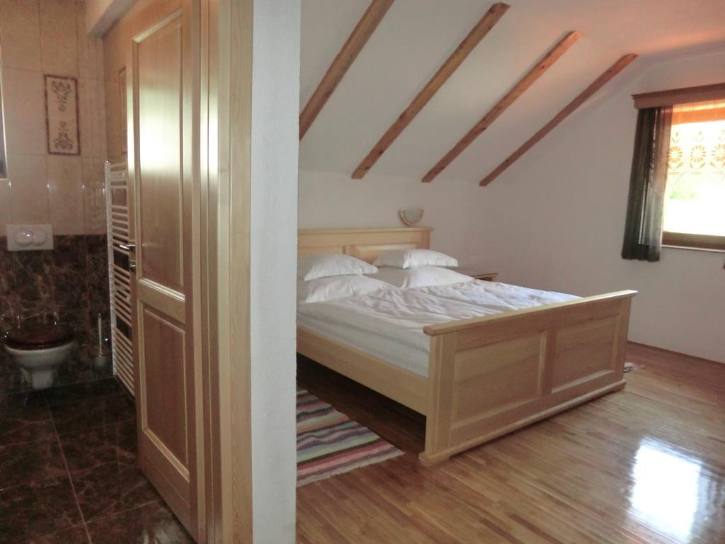 ホテル Ethno House Izvor Vrelo Koreničko エクステリア 写真