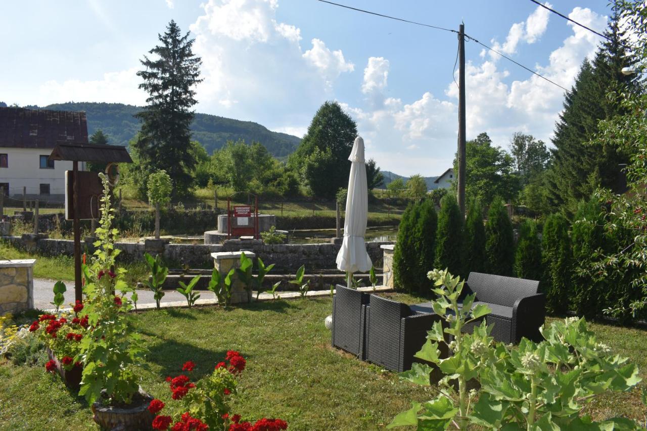 ホテル Ethno House Izvor Vrelo Koreničko エクステリア 写真